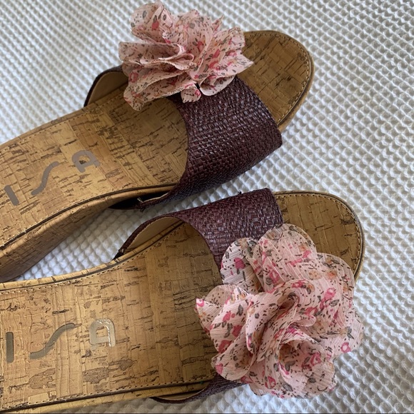 Unisa Wedge Sandals with Soft Petals Brown Size 8M - Picture 8 of 8
